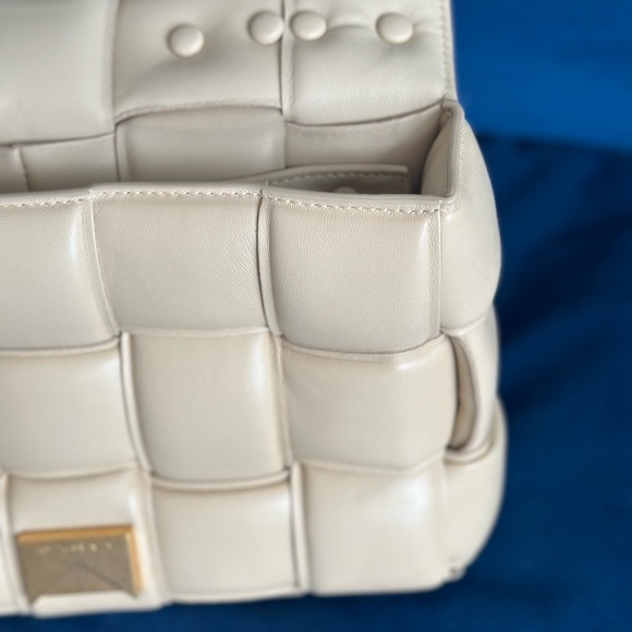 NEW Bottega Veneta Cassette Chain Padded Maxi Intrecciato Leather Bag – RARE - Picture 7 of 10